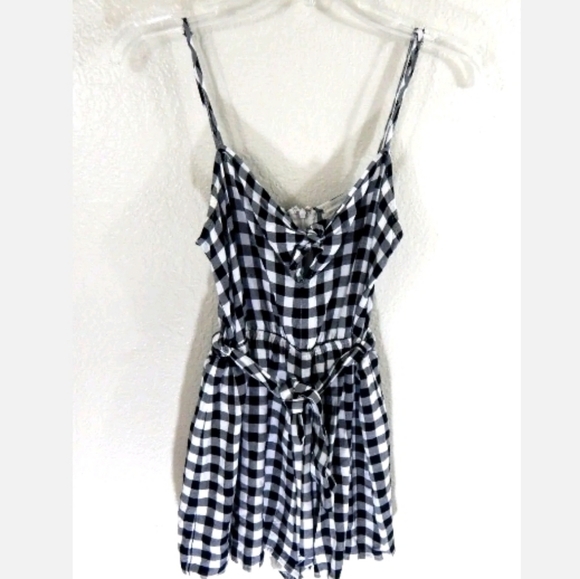 Urban Outfitters Gingham Tie Front Romper - Picture 2 of 4
